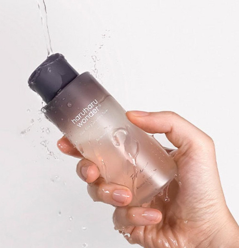 ⁦haruharu wonder Black Rice Hyaluronic Toner | هارو هارو وندر تونر الأرز الأسود والهايلرونك⁩ - الصورة ⁦4⁩