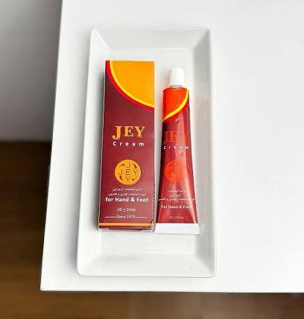 Jey cream for hand and foot |
كريم جيهي جي كرم الإيراني لتشقاقات اليد و القدم - الصورة 3